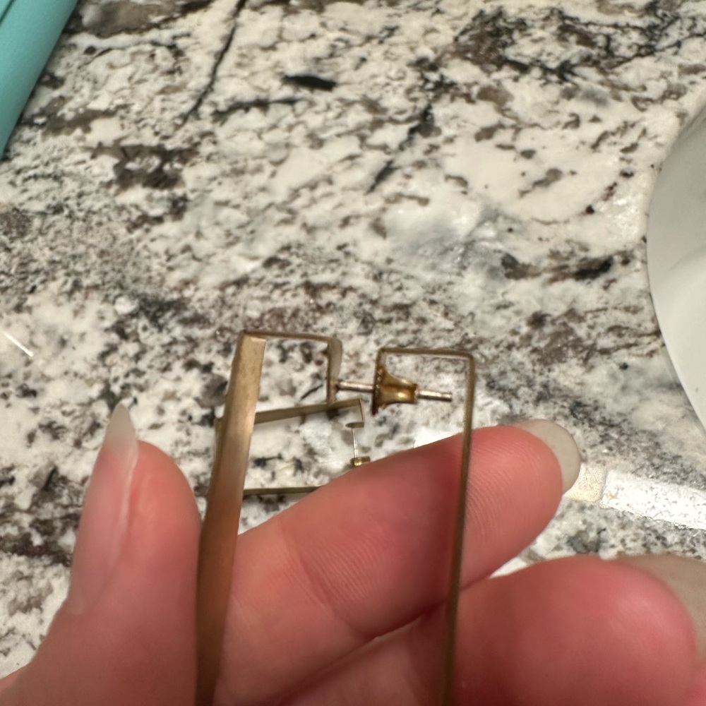 Gold Geometric boxy Earrings - Picture 3 of 3